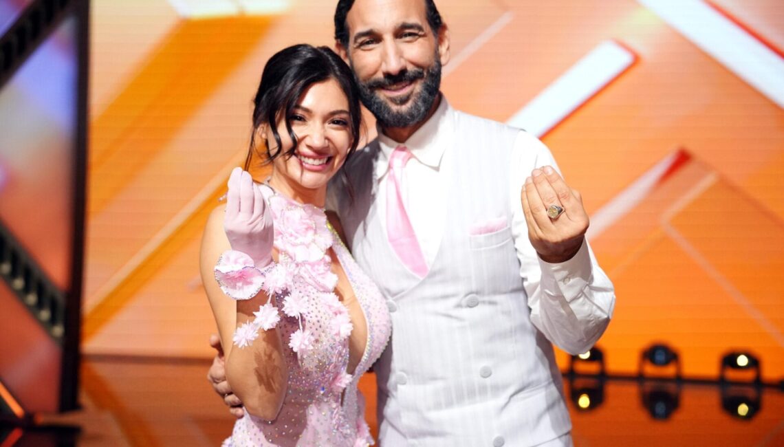Paola Maria und Massimo Sinató.

+++ Die Verwendung des sendungsbezogenen Materials ist nur mit dem Hinweis und Verlinkung auf RTL+ gestattet. +++