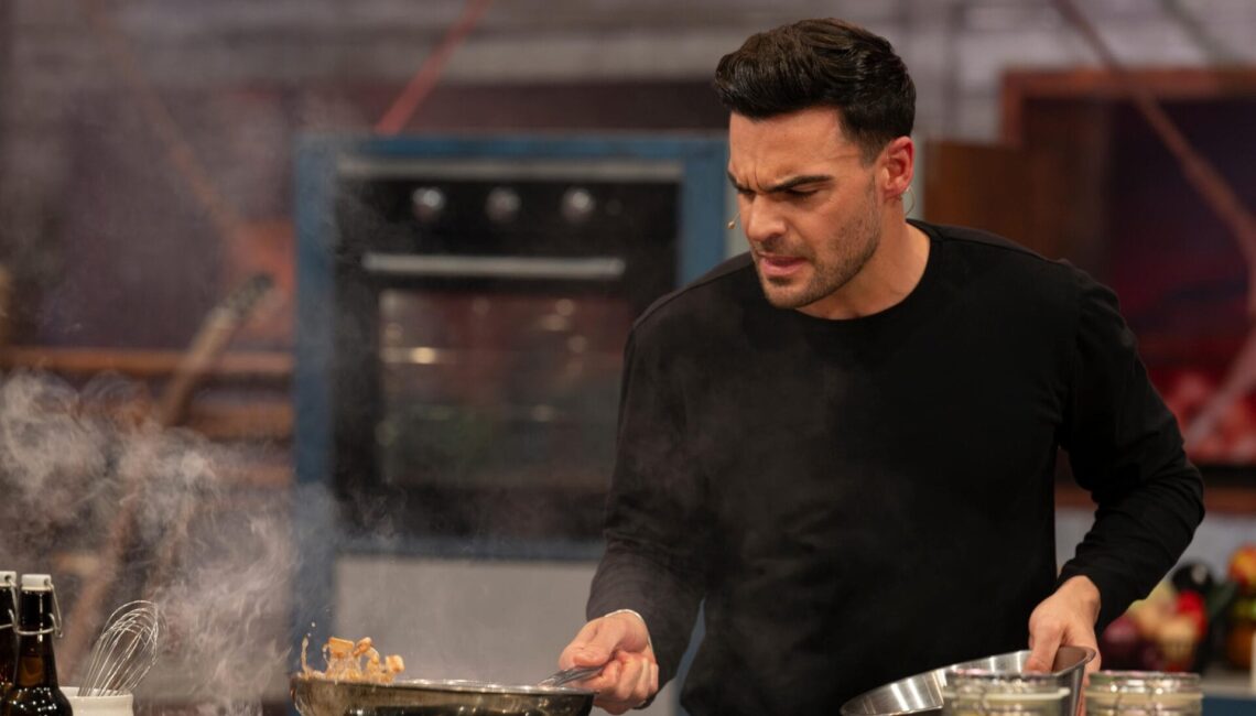Stefano Zarrella

+++ Die Verwendung des sendungsbezogenen Materials ist nur mit dem Hinweis und Verlinkung auf RTL+ gestattet. +++