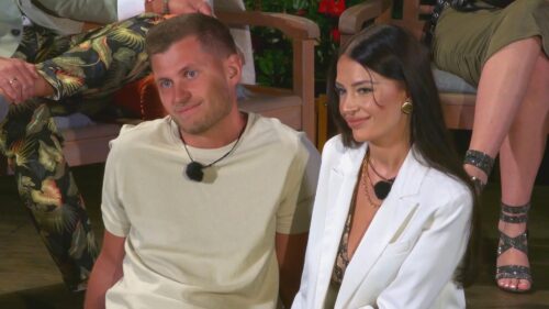 Richard und Vanessa bei der Nominierung

+++ Die Verwendung des sendungsbezogenen Materials ist nur mit dem Hinweis und Verlinkung auf RTL+ gestattet. +++