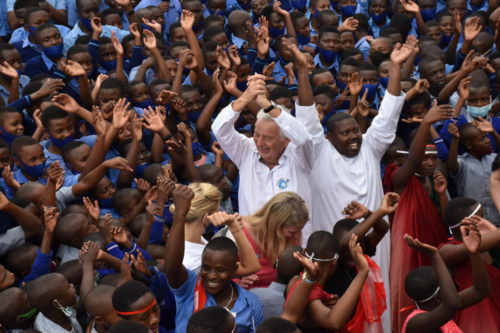 Fly & Help startet mit mehreren Schuleröffnungen ins neue Jahr - in Ruanda!