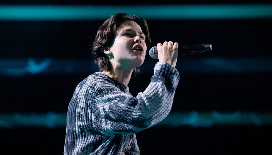 Titel: The Voice Kids;
Staffel: 13;
Person: Claudius;
Copyright: Joyn/Claudius Pflug;
Fotograf: Claudius Pflug;
Bildredakteur: Elisa Taupert;
Dateiname: 3118434.jpg;
Rechtehinweis: Dieses Bild darf honorarfrei für redaktionelle Zwecke und nur im Rahmen der Programmankündigung verwendet werden. Andere Veröffentlichungen sind nur nach Rücksprache und ausdrücklicher Genehmigung der Seven.One Entertainment Group GmbH möglich. Nicht für EPG! Verwendung nur mit vollständigem Copyrightvermerk. Das Foto darf nicht verändert, bearbeitet und nur im Ganzen verwendet werden. Es darf nicht archiviert werden. Es darf nicht an Dritte weitergeleitet werden. Aneinanderreihung/Zusammenlegung/Kopplung von Bildern zum Zweck der Erstellung von Slide-Shows o.ä. nicht gestattet; Verbindung/Einfügen/Anfügen von Werbung nicht gestattet. 
Bei Fragen: foto@seven.one
Voraussetzung für die Verwendung dieser Programmdaten ist die Zustimmung zu den Allgemeinen Geschäftsbedingungen der Presselounges der Sender der Seven.One Entertainment Group GmbH.