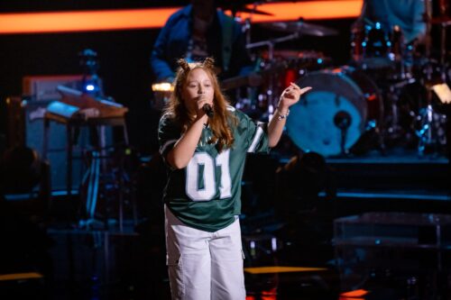 Titel: The Voice Kids;
Staffel: 13;
Person: Lena;
Copyright: Joyn/Claudius Pflug;
Fotograf: Claudius Pflug;
Bildredakteur: Elisa Taupert;
Dateiname: 3118862.jpg;
Rechtehinweis: Dieses Bild darf honorarfrei für redaktionelle Zwecke und nur im Rahmen der Programmankündigung verwendet werden. Andere Veröffentlichungen sind nur nach Rücksprache und ausdrücklicher Genehmigung der Seven.One Entertainment Group GmbH möglich. Nicht für EPG! Verwendung nur mit vollständigem Copyrightvermerk. Das Foto darf nicht verändert, bearbeitet und nur im Ganzen verwendet werden. Es darf nicht archiviert werden. Es darf nicht an Dritte weitergeleitet werden. Aneinanderreihung/Zusammenlegung/Kopplung von Bildern zum Zweck der Erstellung von Slide-Shows o.ä. nicht gestattet; Verbindung/Einfügen/Anfügen von Werbung nicht gestattet. 
Bei Fragen: foto@seven.one
Voraussetzung für die Verwendung dieser Programmdaten ist die Zustimmung zu den Allgemeinen Geschäftsbedingungen der Presselounges der Sender der Seven.One Entertainment Group GmbH.