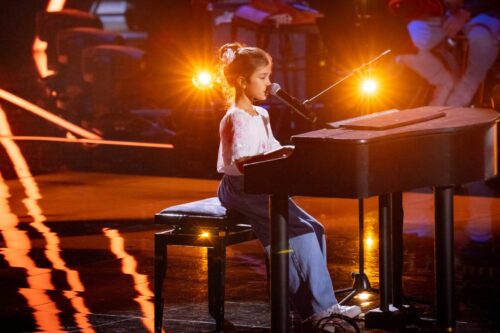 Titel: The Voice Kids;
Staffel: 13;
Person: Alissia;
Copyright: Joyn/Claudius Pflug;
Fotograf: Claudius Pflug;
Bildredakteur: Elisa Taupert;
Dateiname: 3119282.jpg;
Rechtehinweis: Dieses Bild darf honorarfrei für redaktionelle Zwecke und nur im Rahmen der Programmankündigung verwendet werden. Andere Veröffentlichungen sind nur nach Rücksprache und ausdrücklicher Genehmigung der Seven.One Entertainment Group GmbH möglich. Nicht für EPG! Verwendung nur mit vollständigem Copyrightvermerk. Das Foto darf nicht verändert, bearbeitet und nur im Ganzen verwendet werden. Es darf nicht archiviert werden. Es darf nicht an Dritte weitergeleitet werden. Aneinanderreihung/Zusammenlegung/Kopplung von Bildern zum Zweck der Erstellung von Slide-Shows o.ä. nicht gestattet; Verbindung/Einfügen/Anfügen von Werbung nicht gestattet. 
Bei Fragen: foto@seven.one
Voraussetzung für die Verwendung dieser Programmdaten ist die Zustimmung zu den Allgemeinen Geschäftsbedingungen der Presselounges der Sender der Seven.One Entertainment Group GmbH.